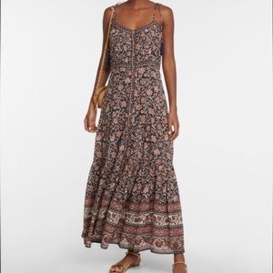 This beautiful dress is available w/o tags, but it’s never been worn.